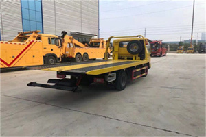 月湖非事故拖车