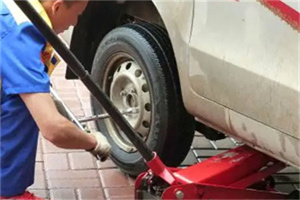 月湖附近拖车24小时服务热线电话