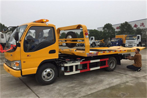 月湖哪里有拖车服务